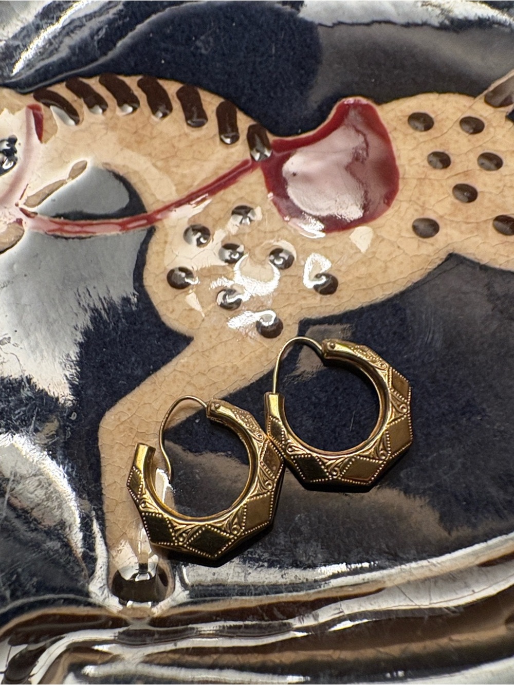14k gold Vintage Hoop Earrings - Picture 2 of 4